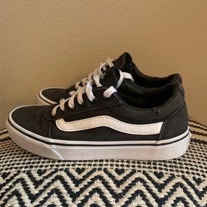 WOMEN'S VANS CLASSIC WARD SKATE SHOES SIZE 6.5